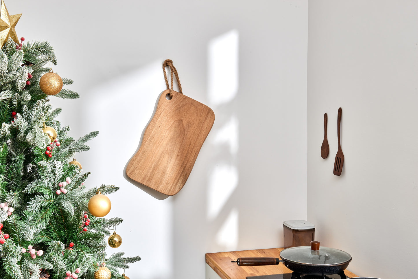 woJKod JK2410 Wooden Cutting Board,100% Natural Camphor Wood,One Piece Cutting Boards,Chopping,Serving Board,Durable & Hard Wearing,for Meat, Cheese, Bread, Vegetables & Fruits(45cm x 28cm x 3cm)