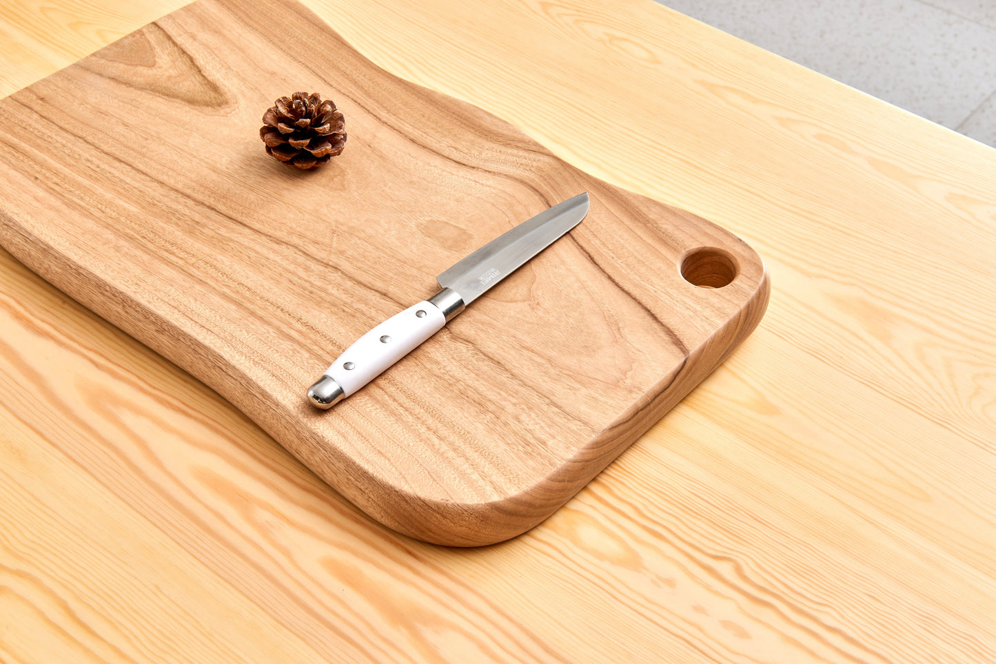 woJKod JK2410 Wooden Cutting Board,100% Natural Camphor Wood,One Piece Cutting Boards,Chopping,Serving Board,Durable & Hard Wearing,for Meat, Cheese, Bread, Vegetables & Fruits(45cm x 28cm x 3cm)