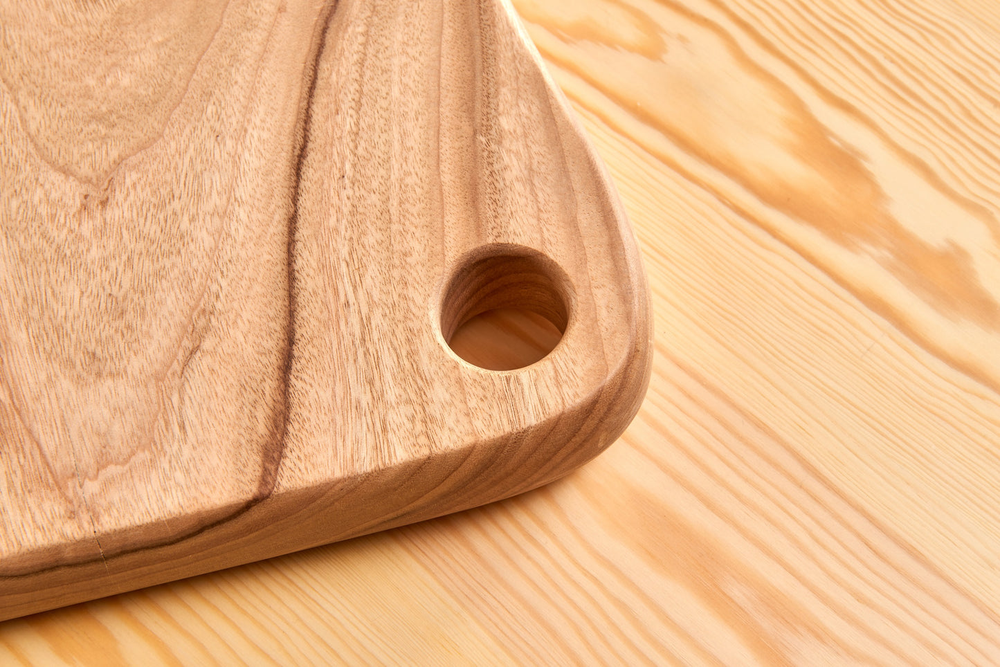 woJKod JK2410 Wooden Cutting Board,100% Natural Camphor Wood,One Piece Cutting Boards,Chopping,Serving Board,Durable & Hard Wearing,for Meat, Cheese, Bread, Vegetables & Fruits(45cm x 28cm x 3cm)